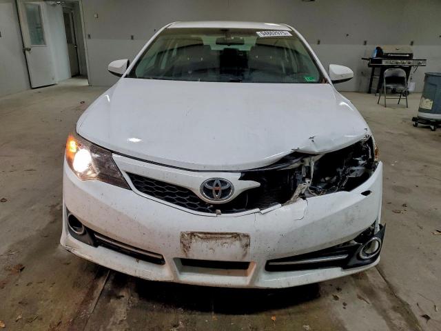 Toyota Camry L Image 9