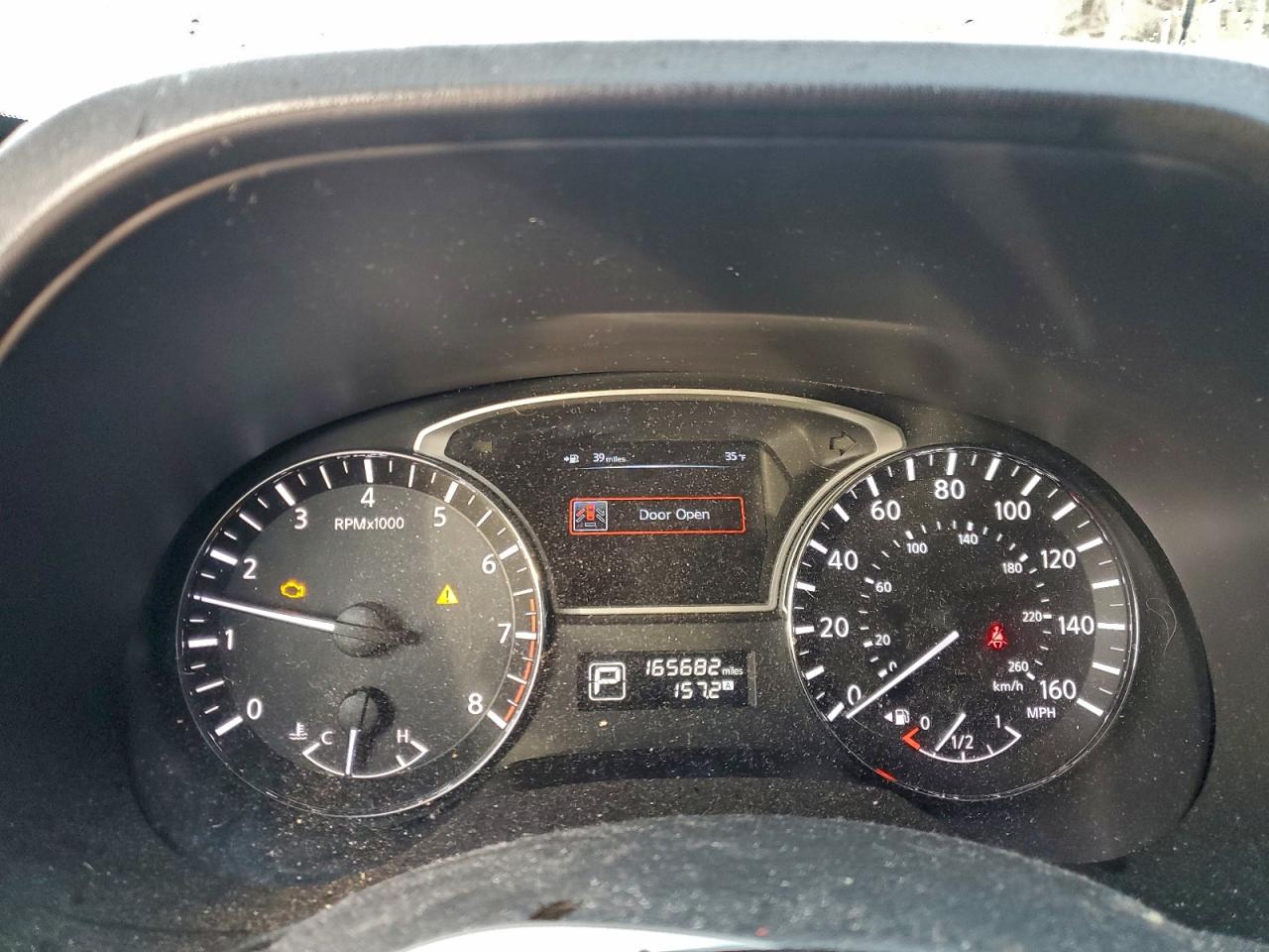 Nissan Pathfinder S Image 6