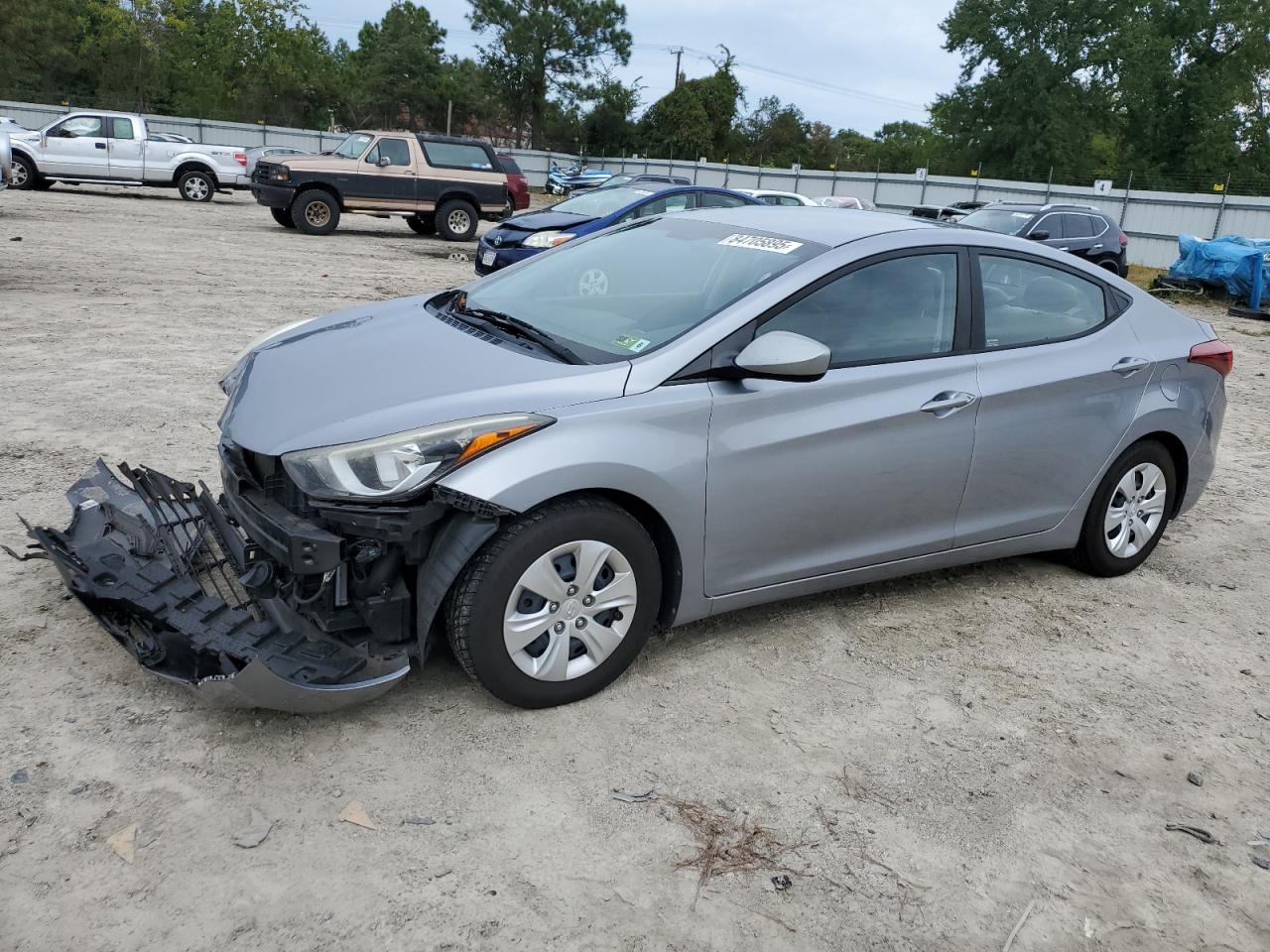 Hyundai ELANTRA Se Image 1