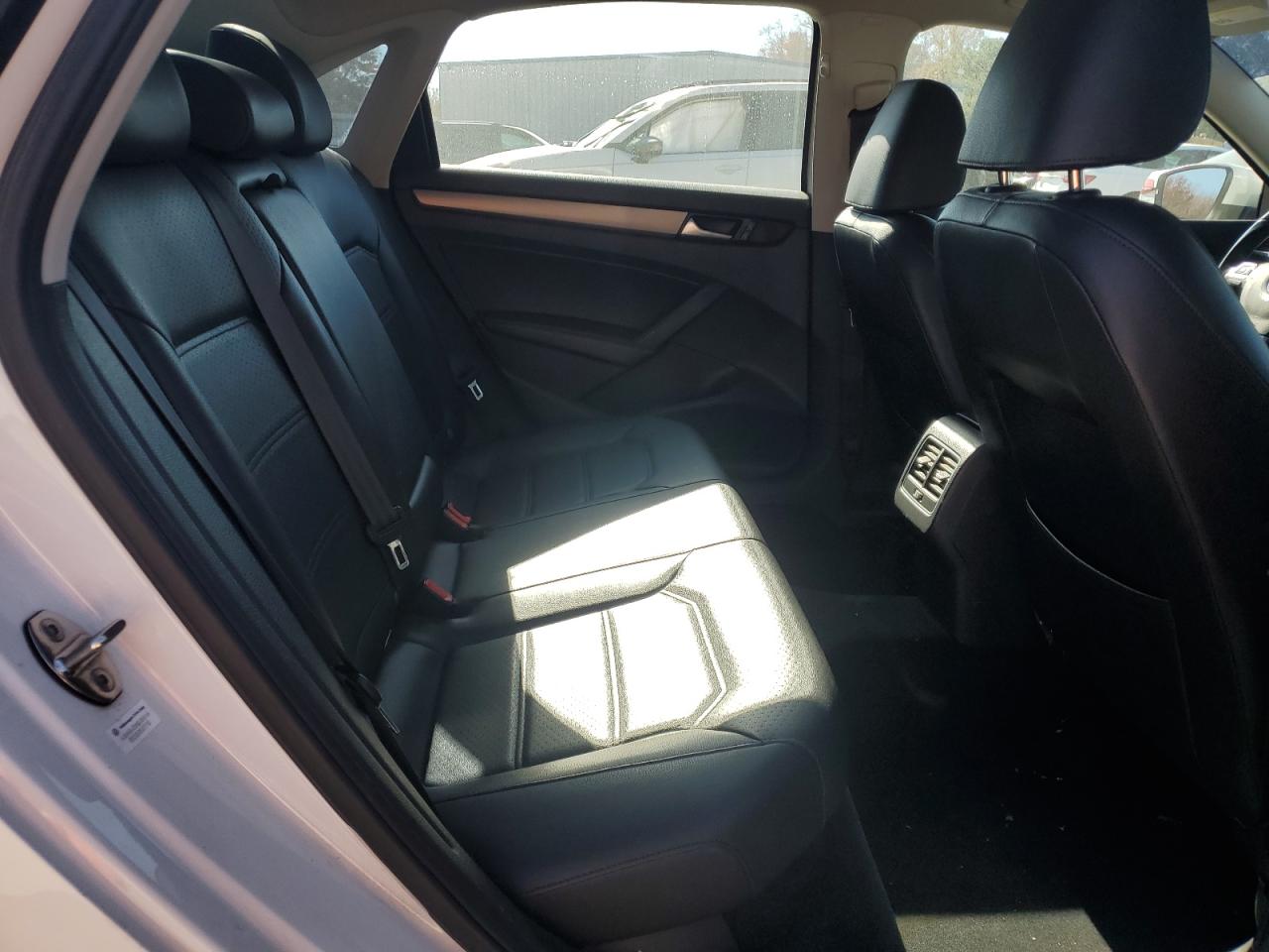 Volkswagen Passat Se Image 7