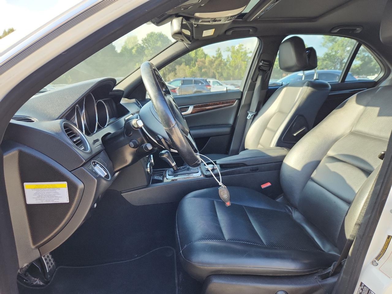 Mercedes-Benz C-Class 300 4matic Image 3