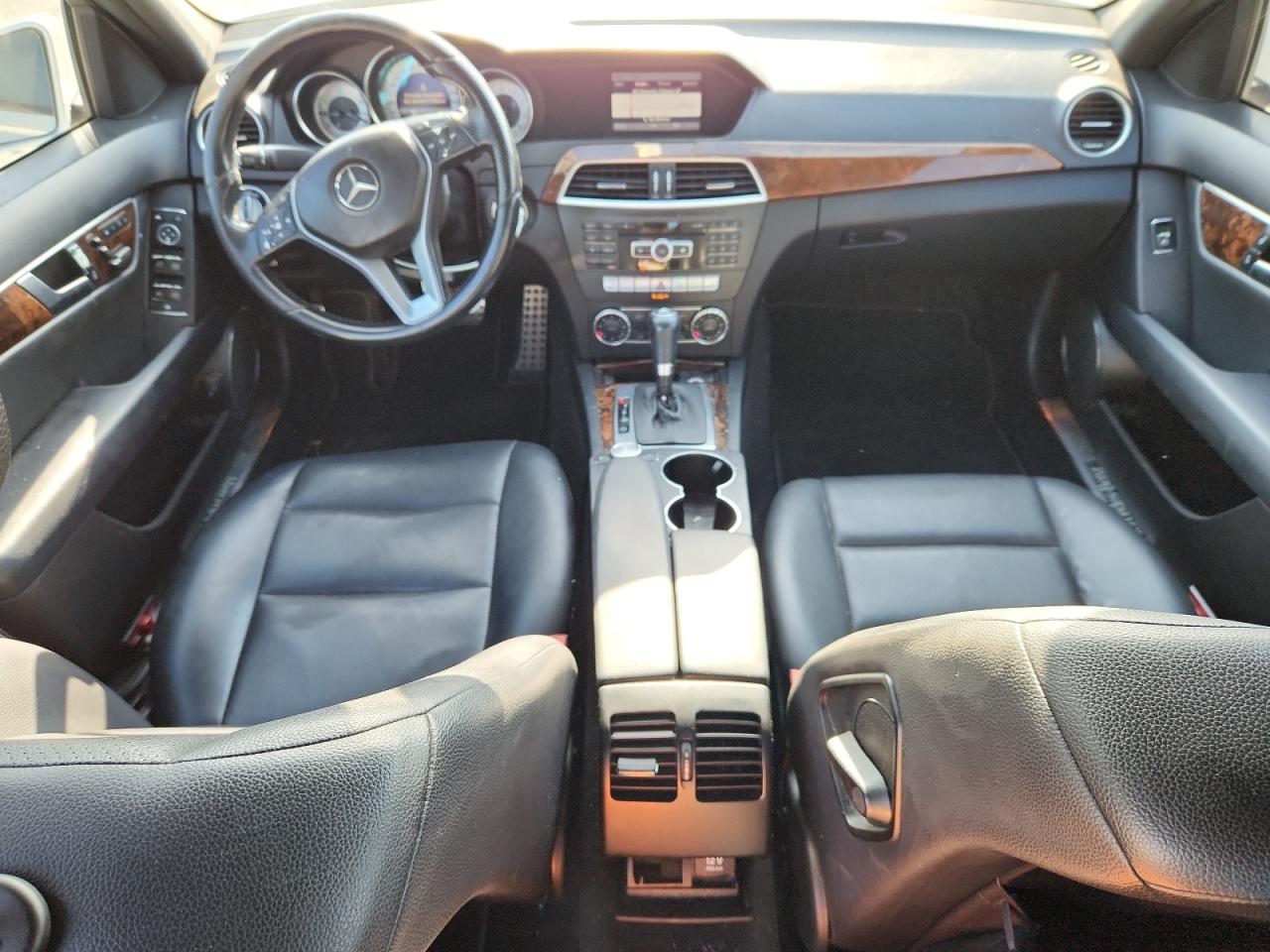 Mercedes-Benz C-Class 300 4matic Image 11