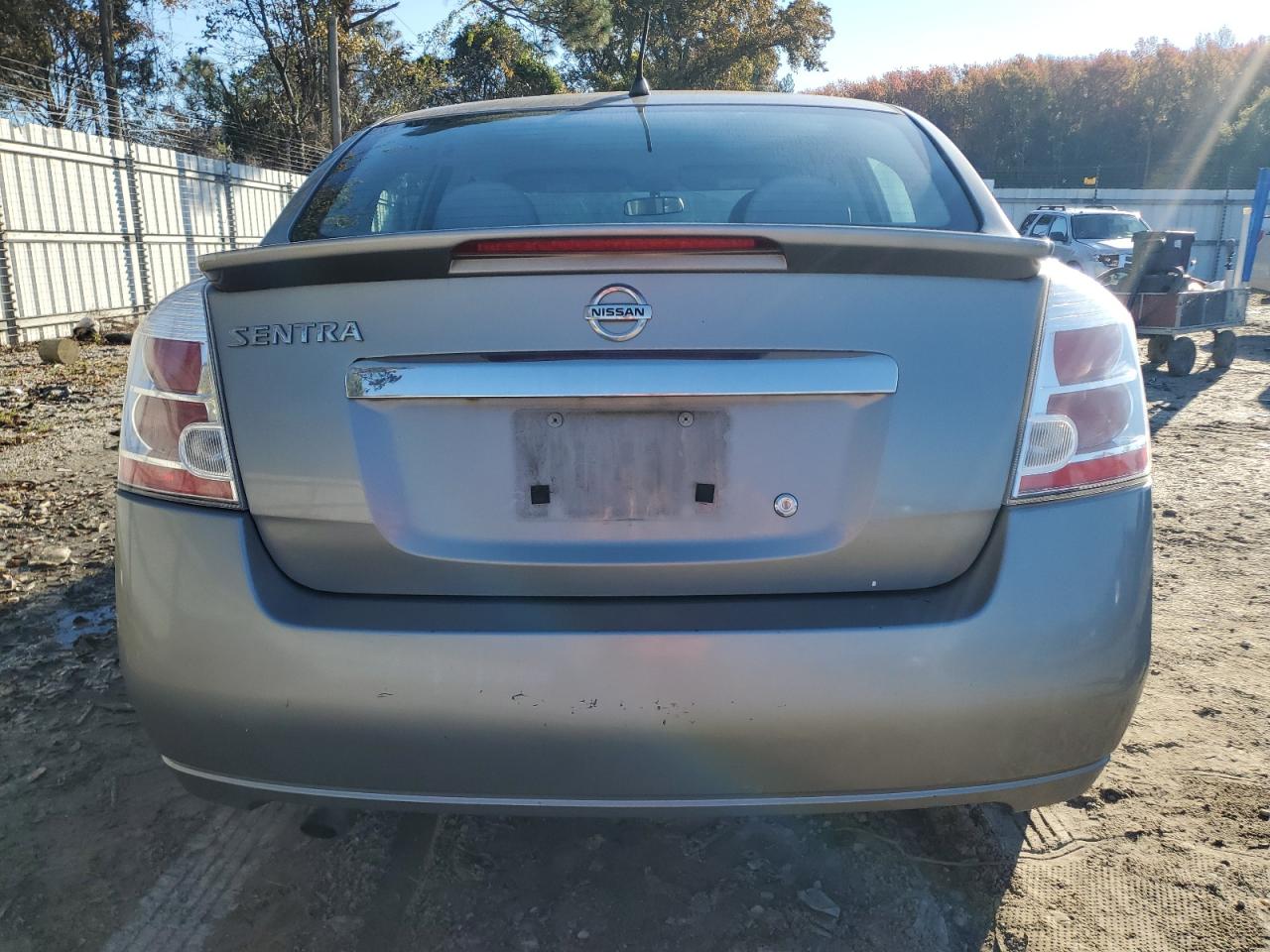 Nissan Sentra 2.0 Image 4