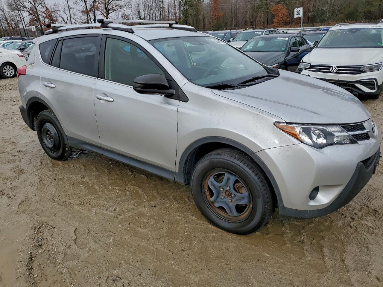 Toyota RAV4 Le Image 8