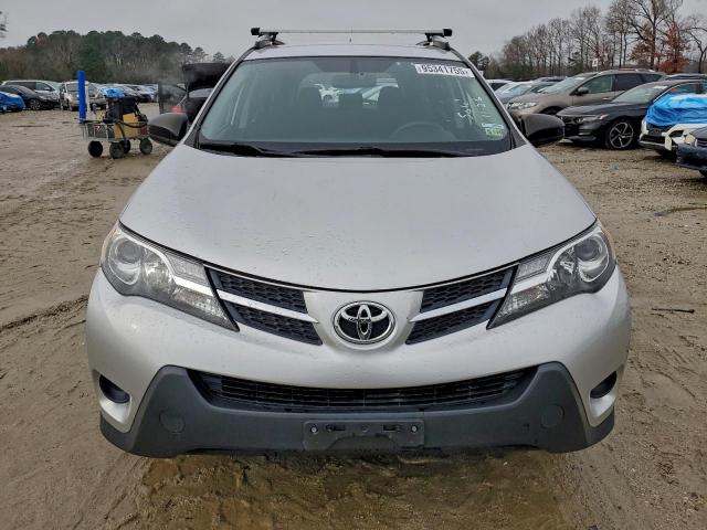 Toyota RAV4 Le Image 6