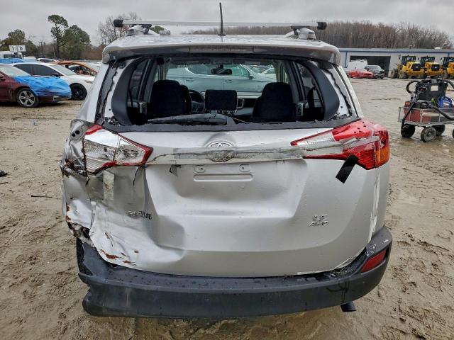 Toyota RAV4 Le Image 4