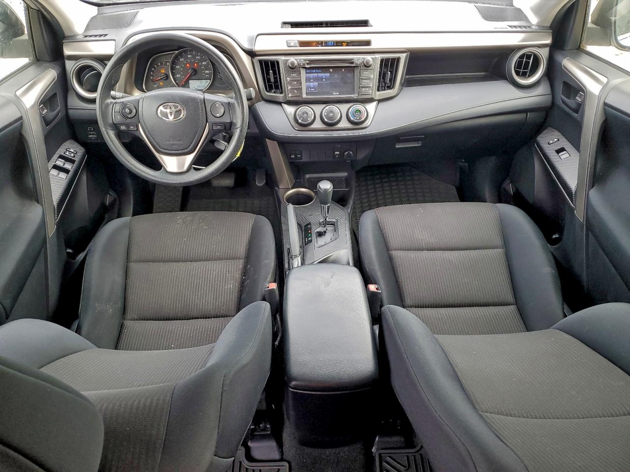 Toyota RAV4 Le Image 2