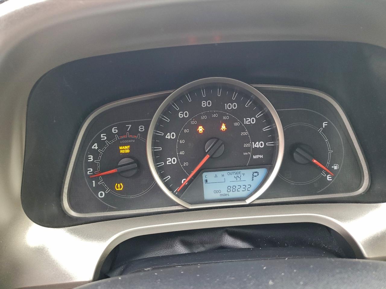 Toyota RAV4 Le Image 13