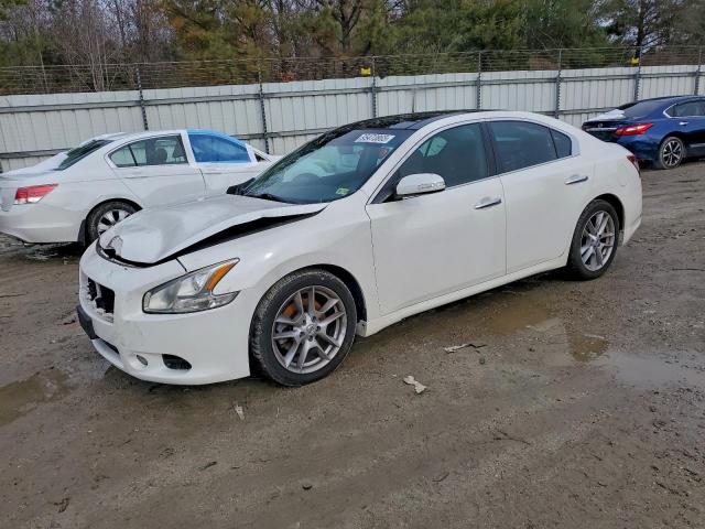 Salvage Nissan Maxima