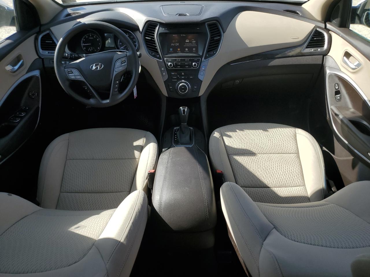 Hyundai SANTA FE Image 4