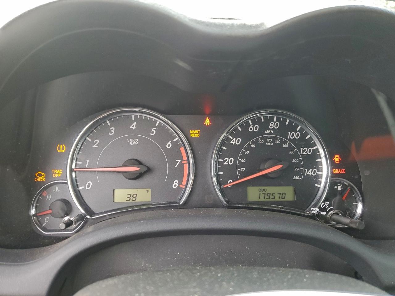 Toyota Corolla Base Image 9