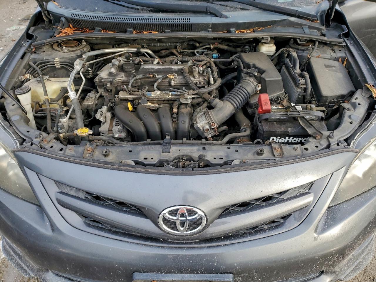 Toyota Corolla Base Image 11