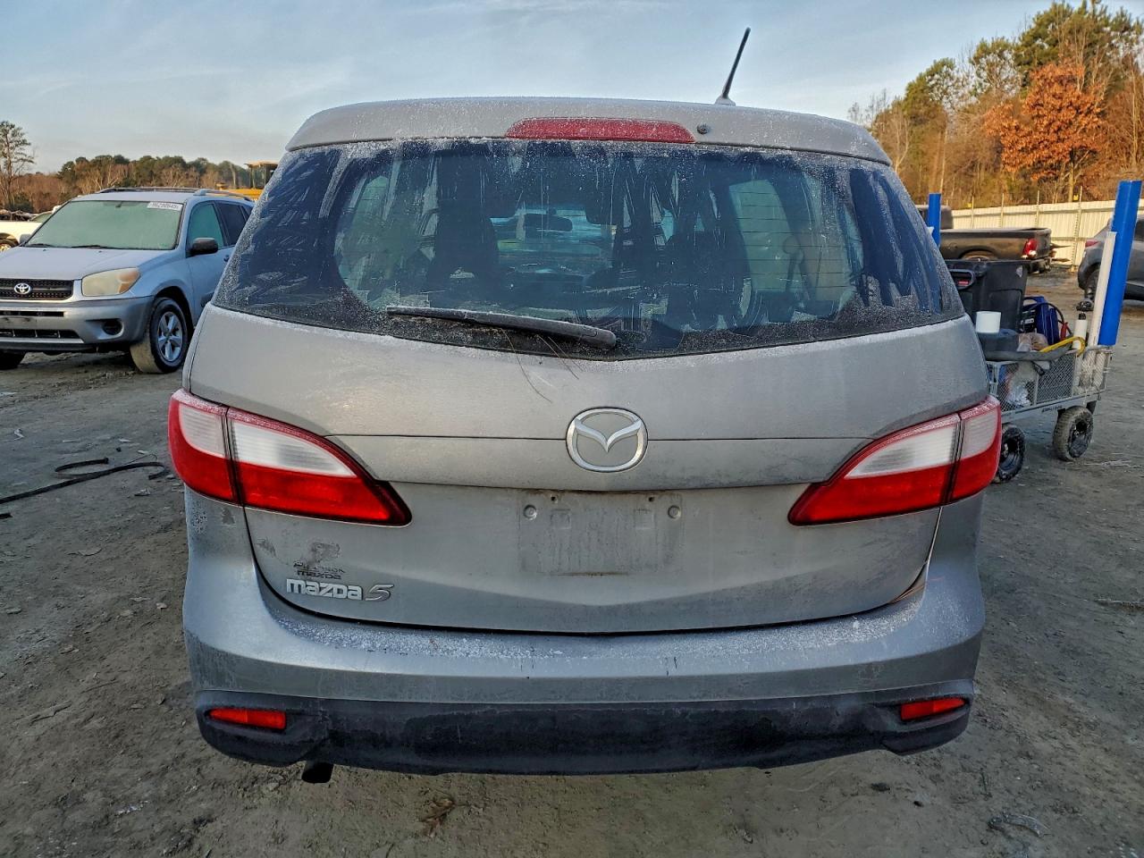 Mazda 5 Sport Image 9