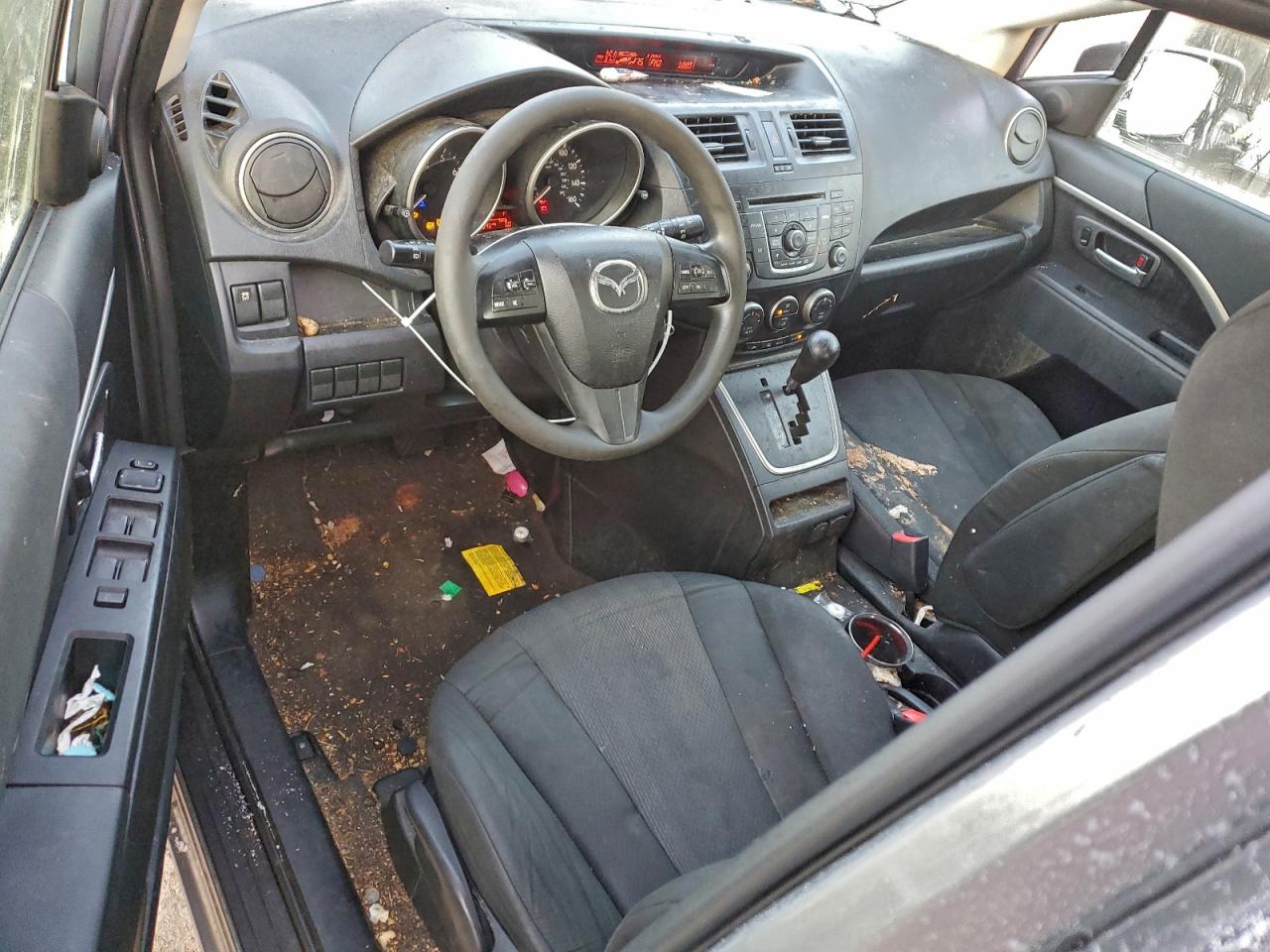 Mazda 5 Sport Image 12