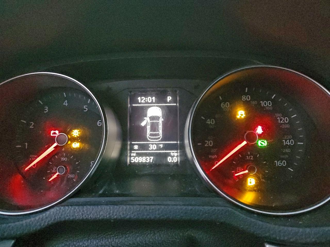 Volkswagen Passat S Image 8