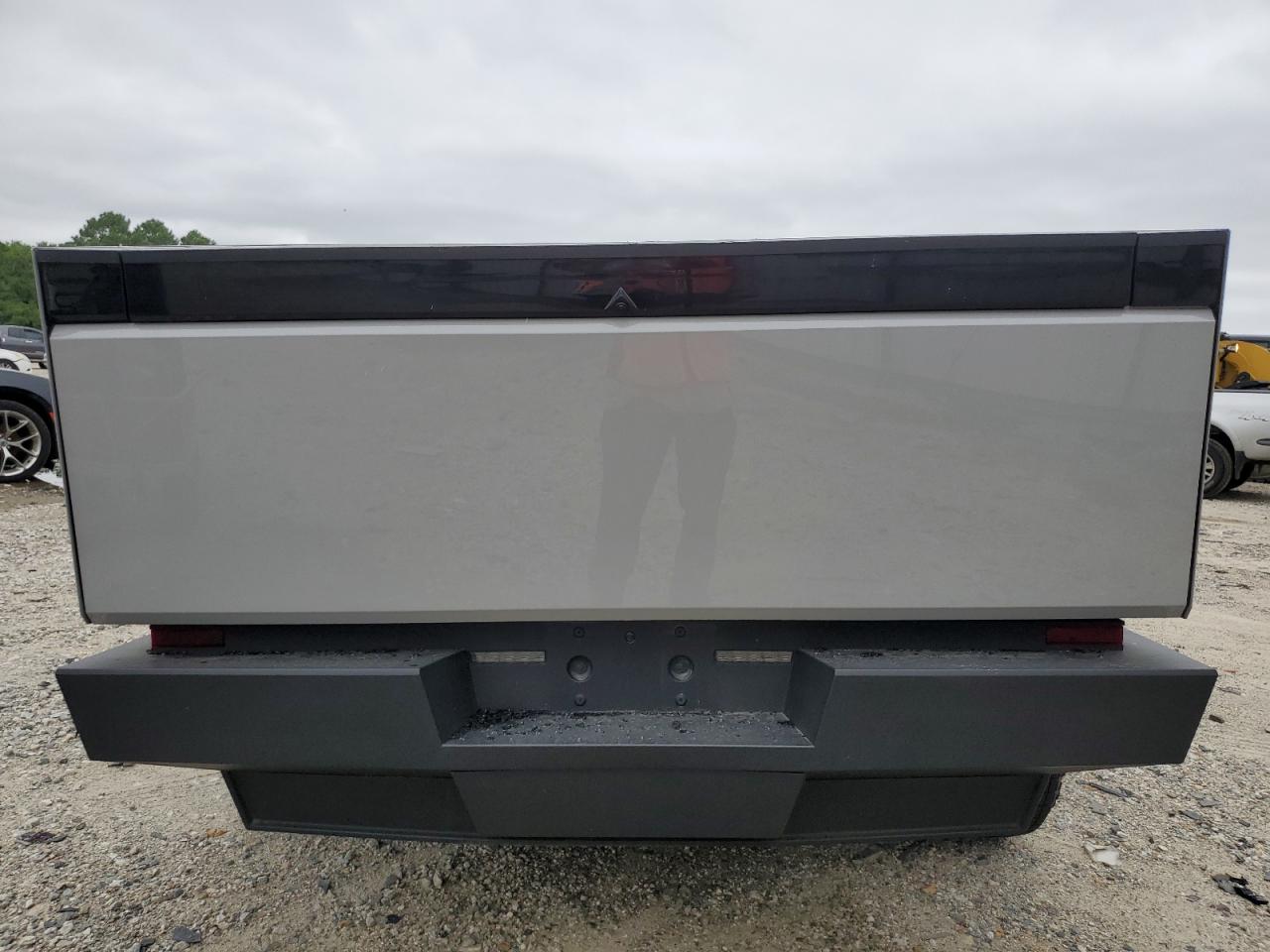 Tesla Cybertruck Image 3