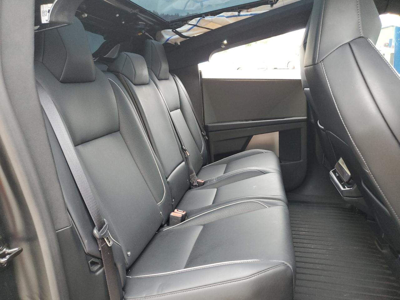 Tesla Cybertruck Image 8