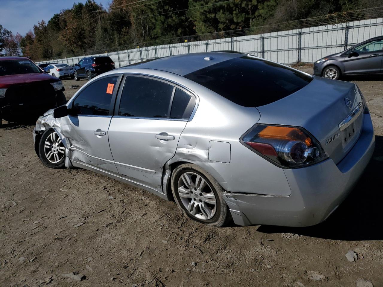 Nissan Altima Base Image 2