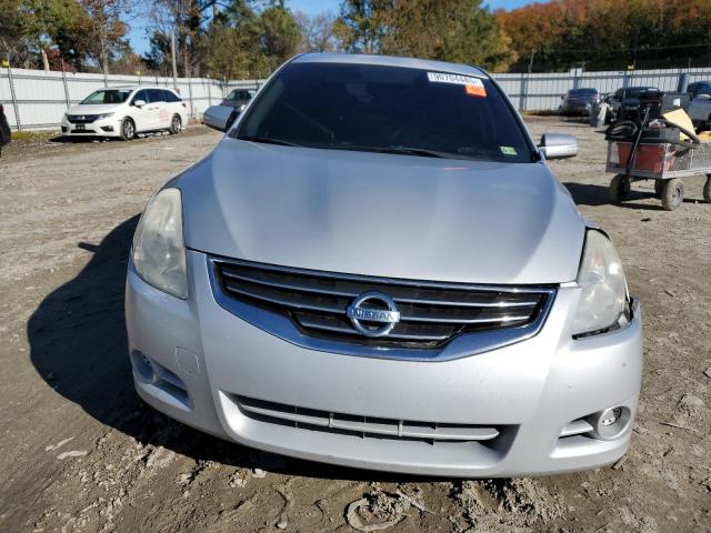 Nissan Altima Base Image 5