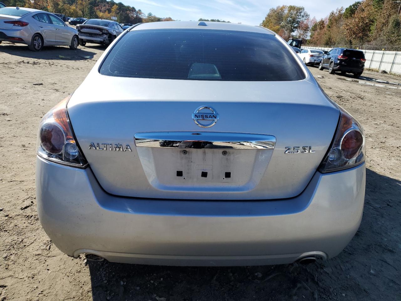 Nissan Altima Base Image 6