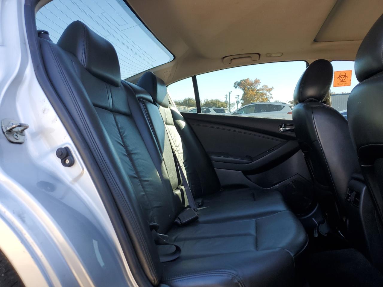 Nissan Altima Base Image 12