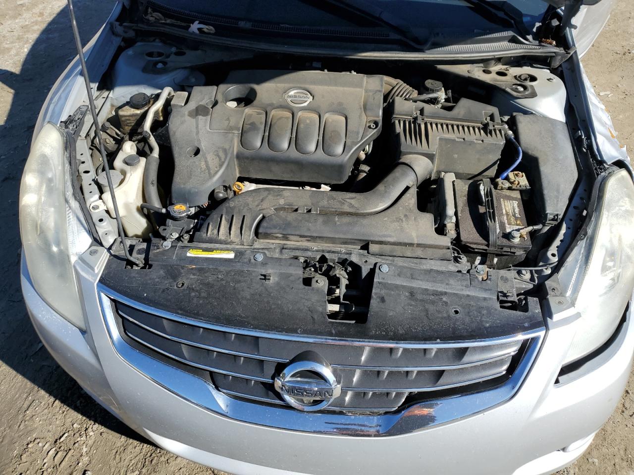 Nissan Altima Base Image 10