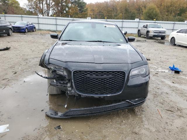 Chrysler 300 S Image 9