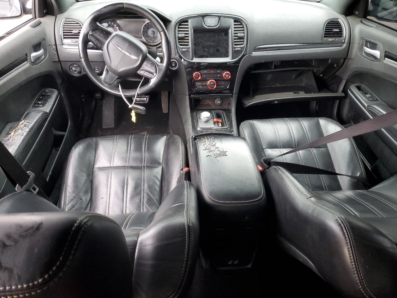 Chrysler 300 S Image 5