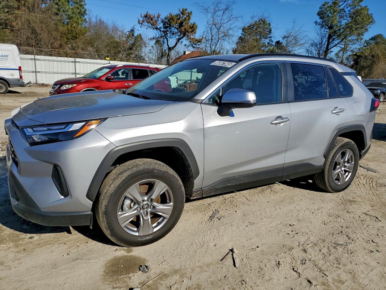 Toyota RAV4 Xle Image 1