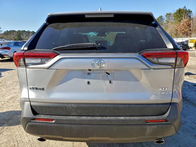 Toyota RAV4 Xle Image 2