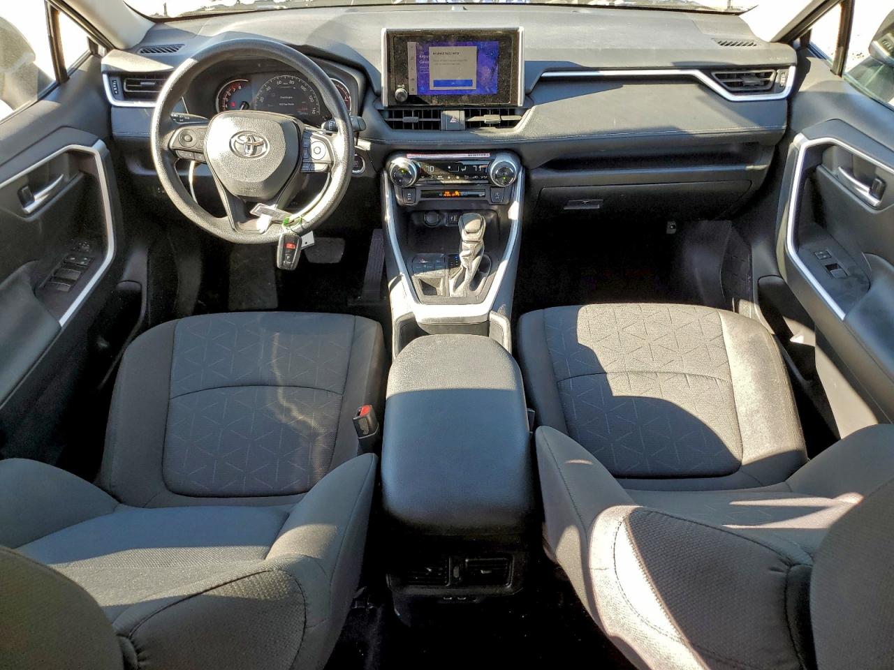 Toyota RAV4 Xle Image 5