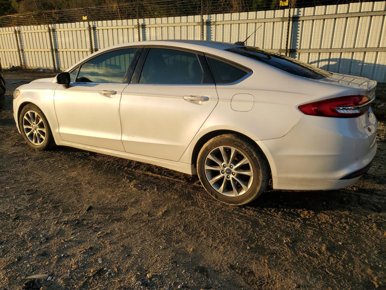 Ford Fusion Se Image 3