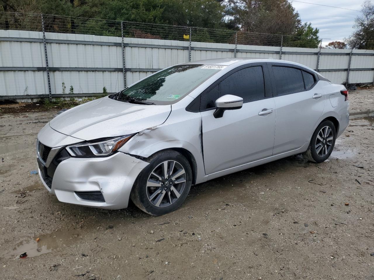 Nissan Versa Sv Image 1