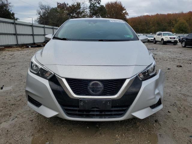 Nissan Versa Sv Image 3