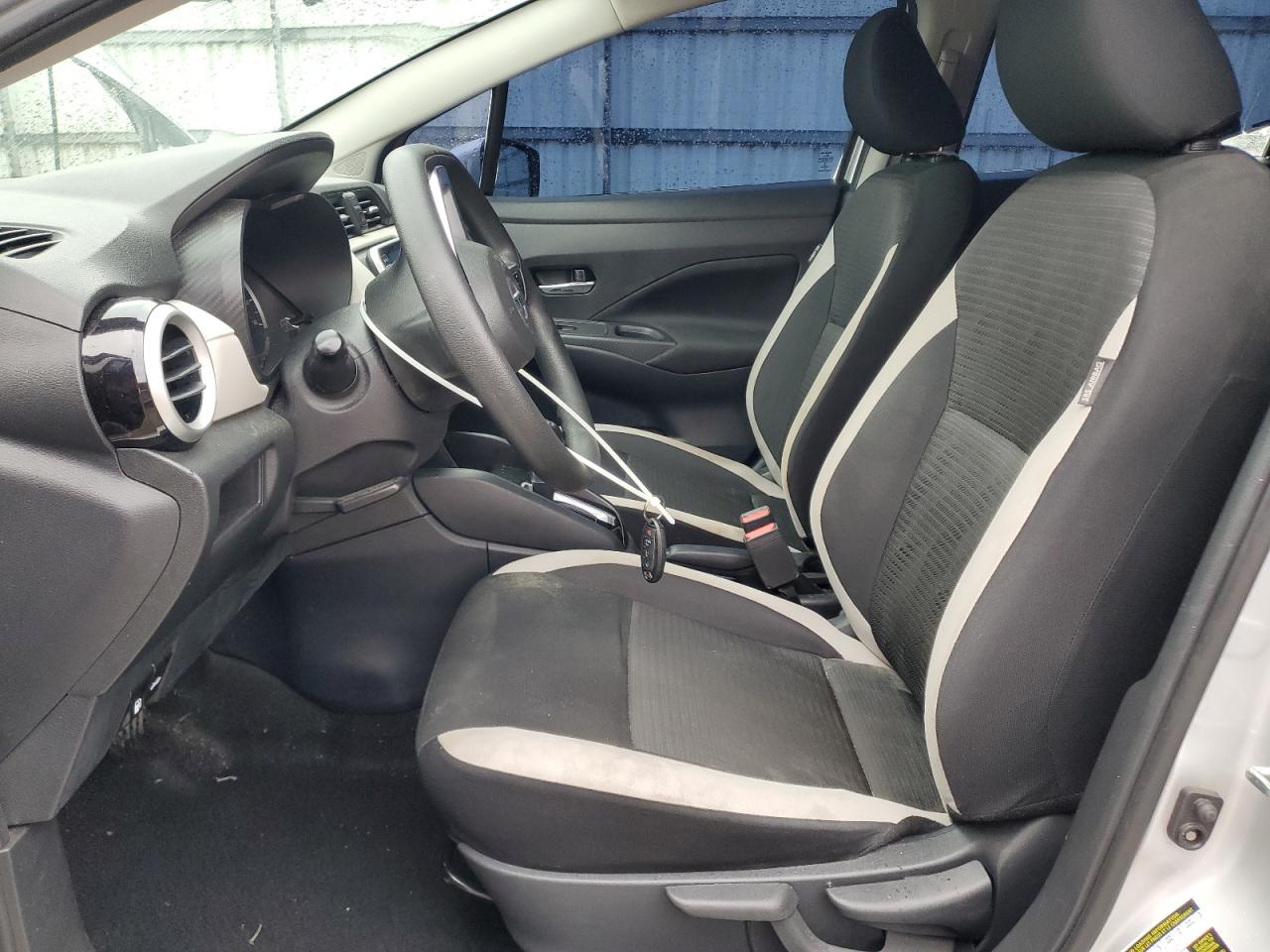 Nissan Versa Sv Image 8