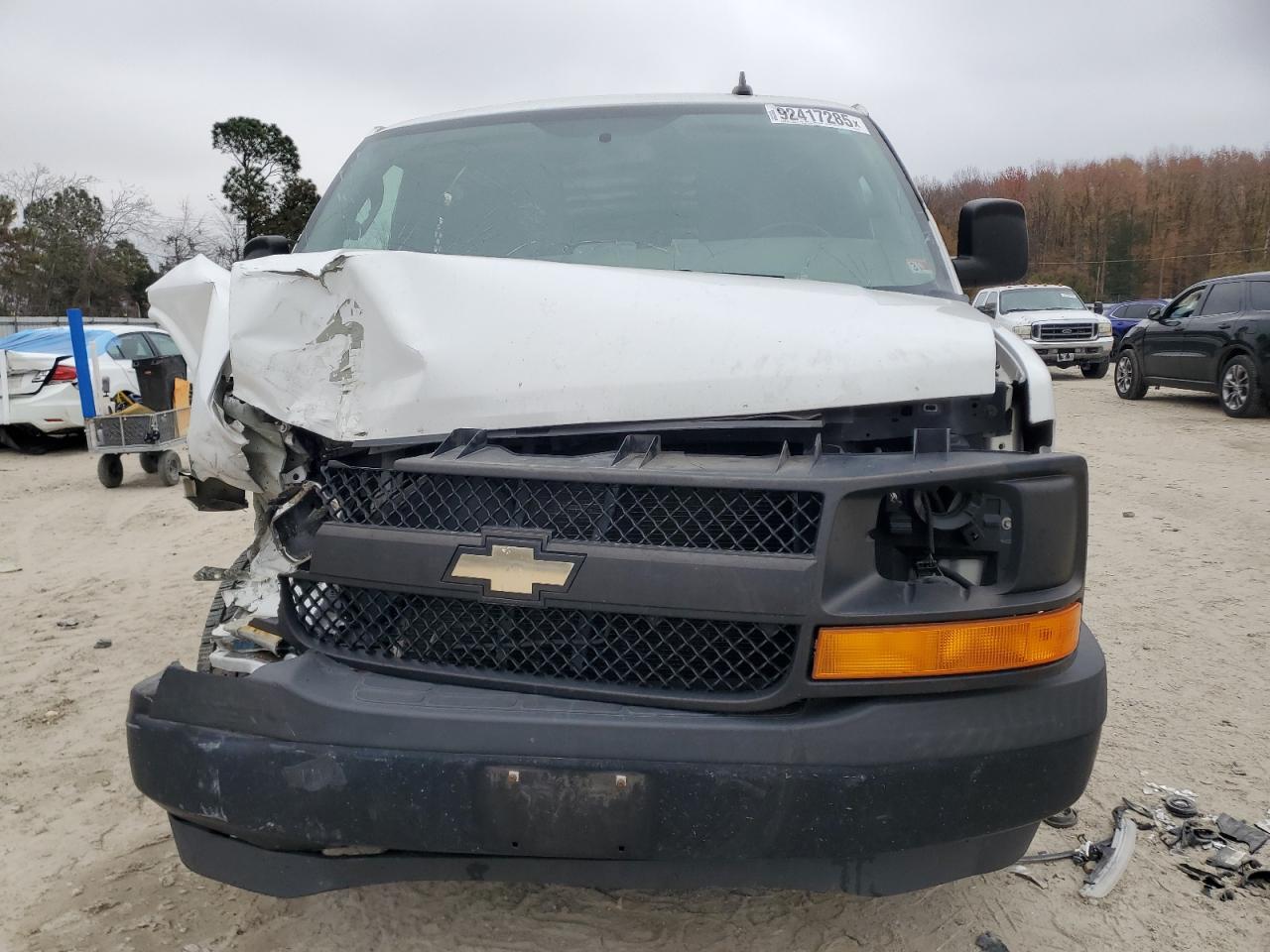 Chevrolet Express Image 4