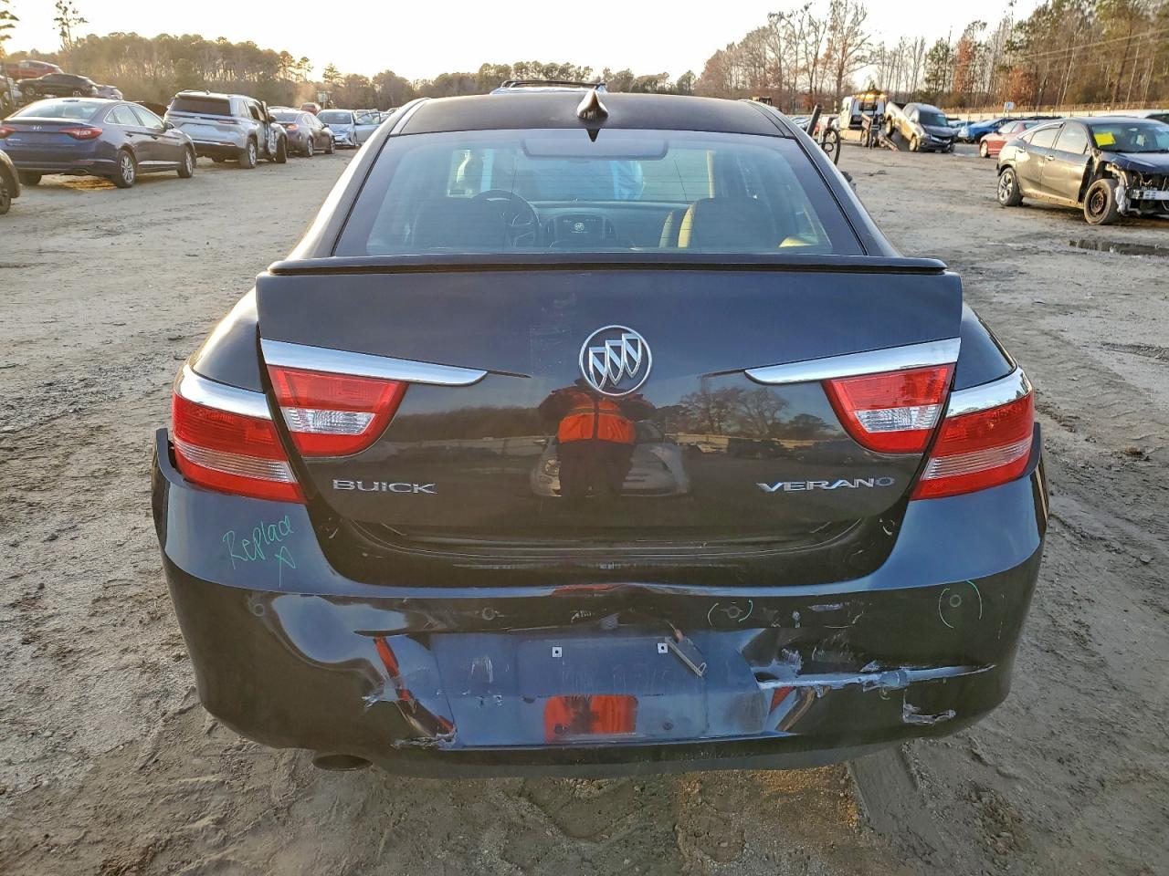 Buick Verano Image 8