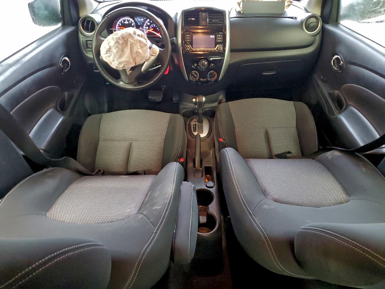 Nissan Versa S Image 3