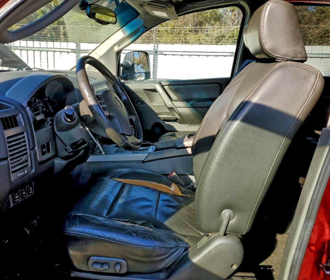 Nissan Titan Xe Image 4