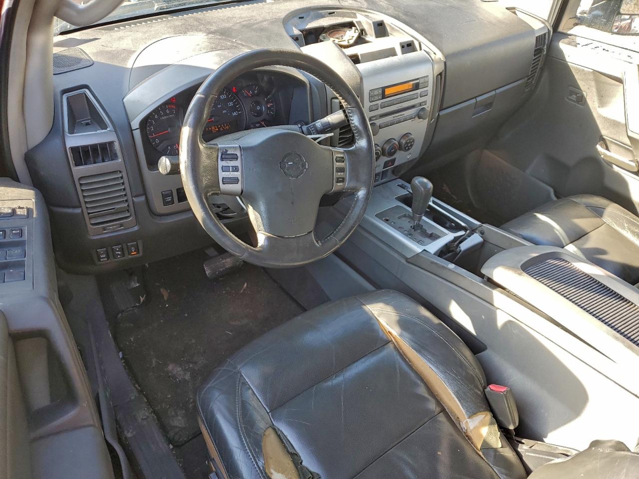 Nissan Titan Xe Image 3