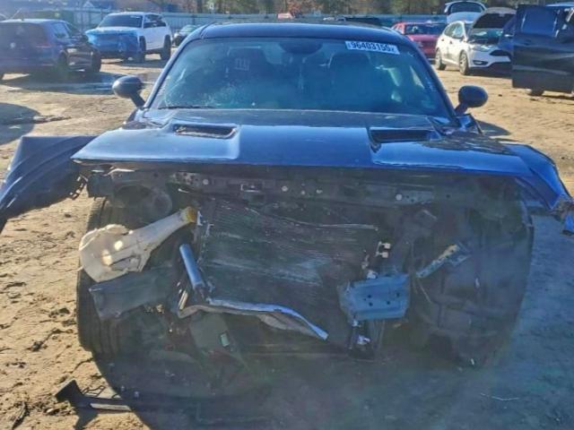 Dodge Challenger Sxt Image 8