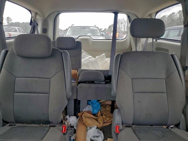 Chrysler Minivan Touring Image 9