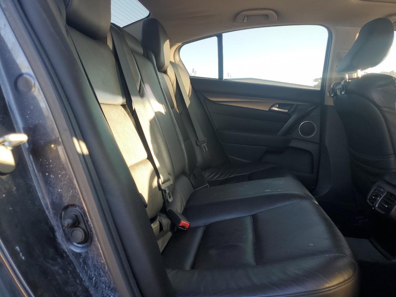 Acura TL Image 8