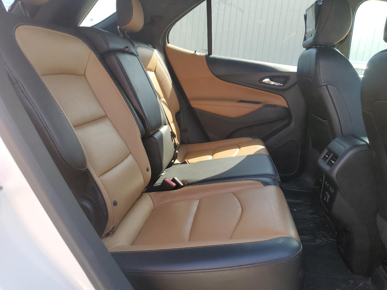 Chevrolet Equinox Premier Image 9