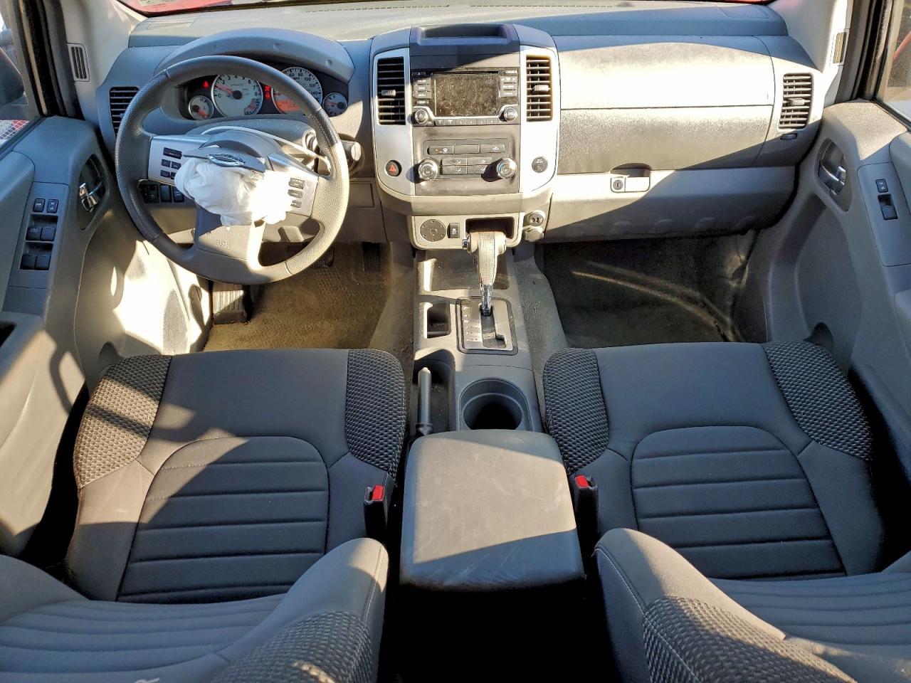 Nissan Frontier S Image 11