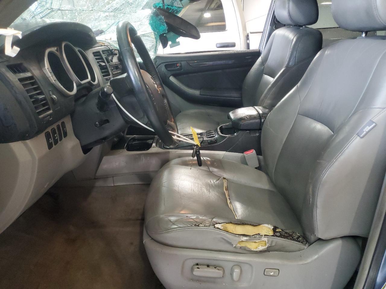 Toyota 4Runner Limited Image 5