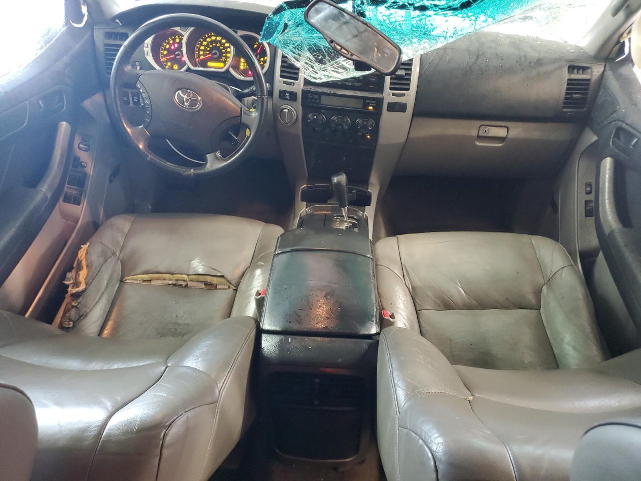 Toyota 4Runner Limited Image 2