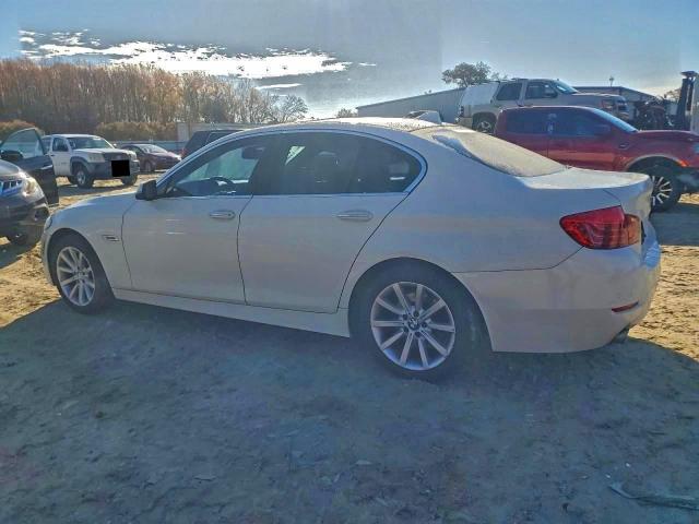 BMW 5 Series I Image 9