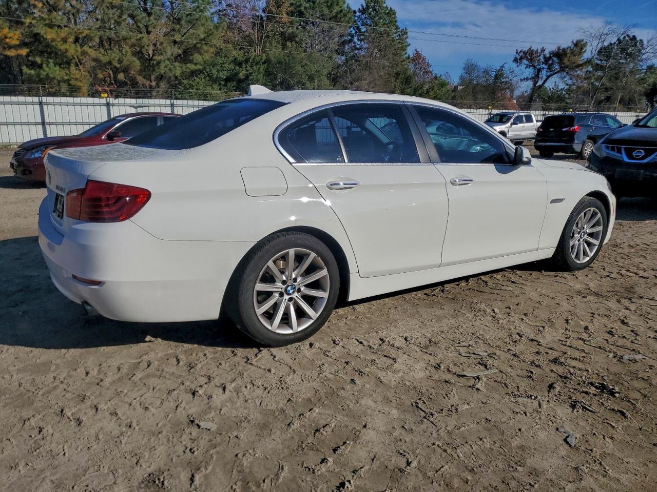 BMW 5 Series I Image 10
