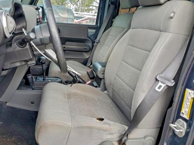 Jeep Wrangler Sahara Image 13